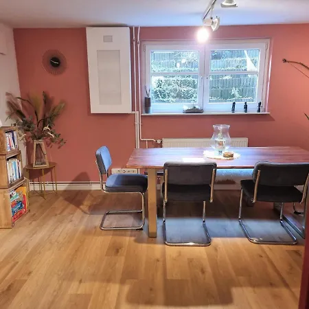 Naehe Hamburg Luebeck Ostsee - Bbq - Garten - Parkplatz شقة