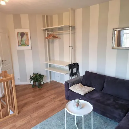 Naehe Hamburg Luebeck Ostsee - Bbq - Garten - Parkplatz *